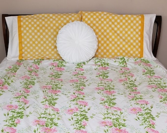 Vintage 1960's Lady Pepperell Sheet / 70s Pink Floral Full Fitted Sheet
