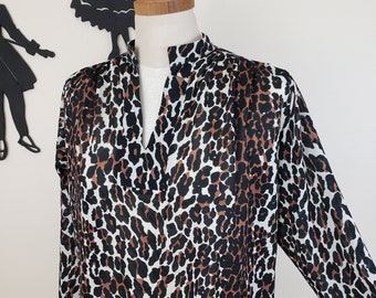 Vintage 1970's Leopard Top / 70s Long Sleeve Blouse M/L