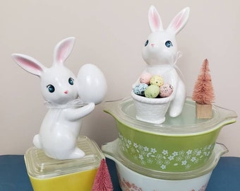 Vintage Inspired Easter Bunnies / Set of 2 Spritz White Ceramic Bunny