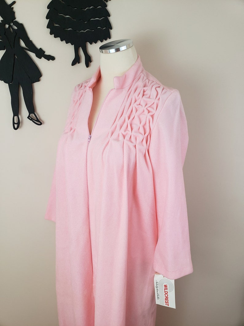 Vintage 1970's Wild Crest House Coat / 80s Pink Robe Nightgown S/M image 6