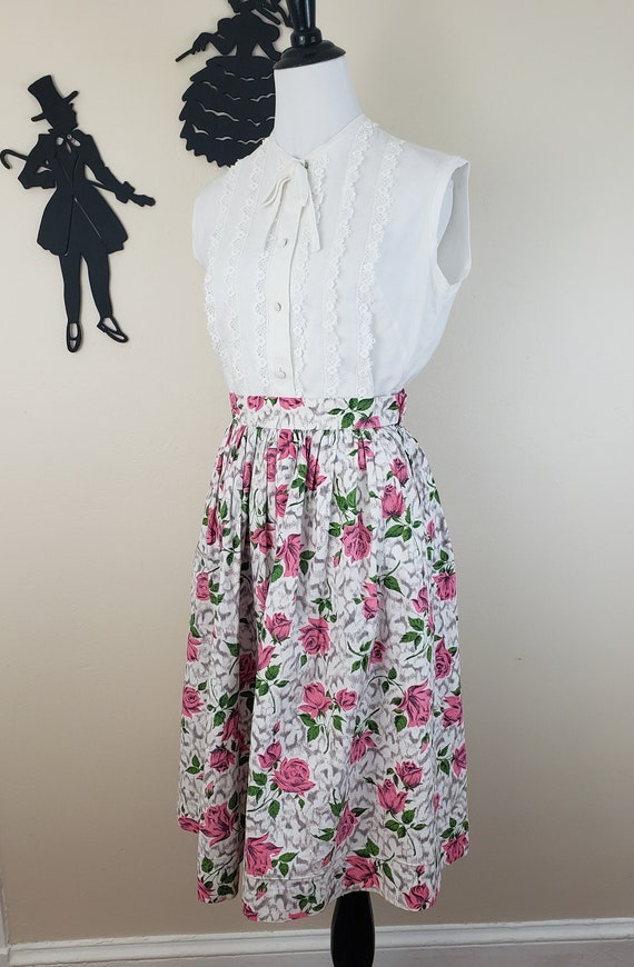 Vintage 1950's Floral Novelty Print Skirt / 50s P… - image 1