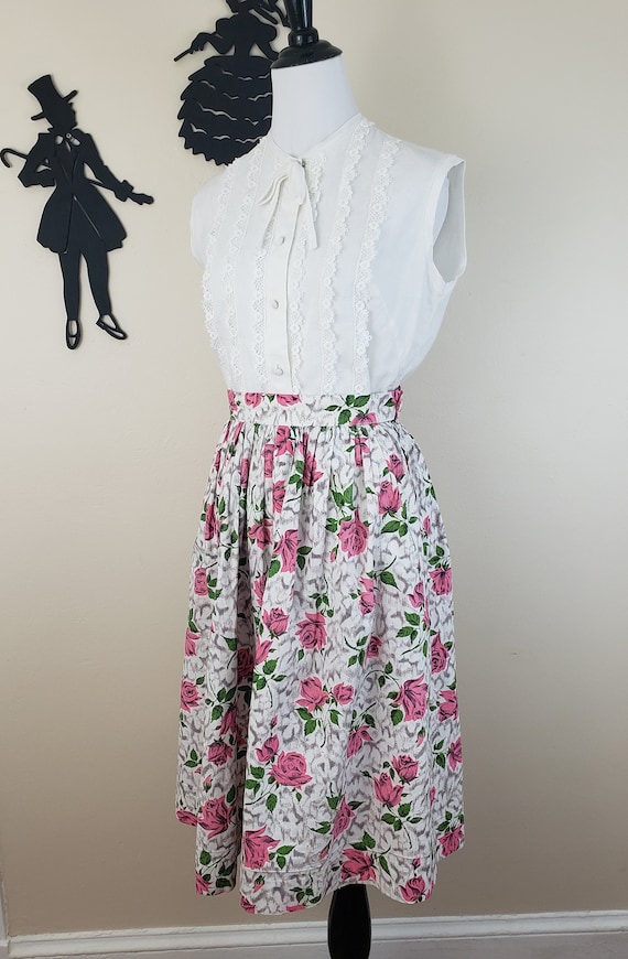 Vintage 1950's Floral Novelty Print Skirt / 50s Pi