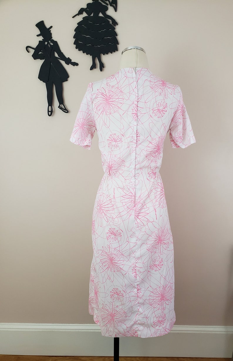 Vintage 1950's Floral Dress / 60s Pink Atomic Spiral Day Dress S image 7