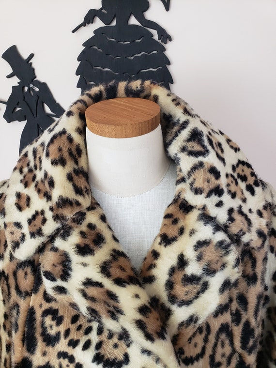 Vintage 1960s Leopard Coat / 70s Leopard Jacket O… - image 6