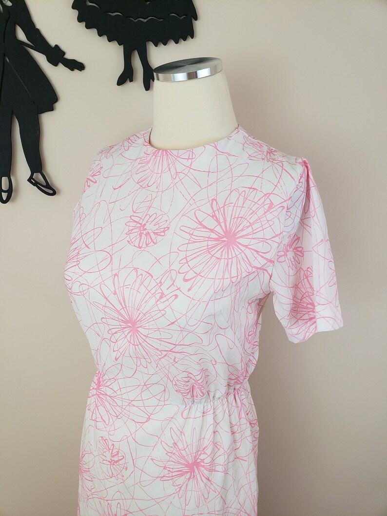Vintage 1950's Floral Dress / 60s Pink Atomic Spiral Day Dress S image 8
