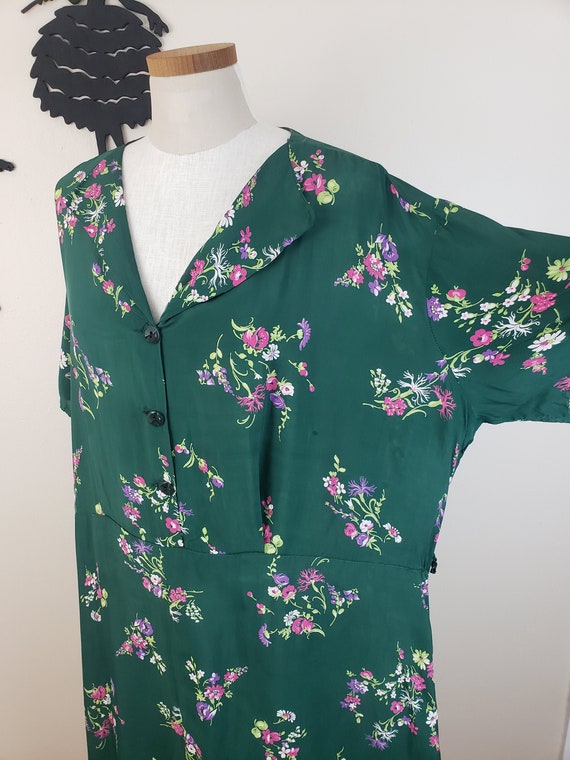 Vintage 1940's Floral Rayon Dress / 50s Plus Size