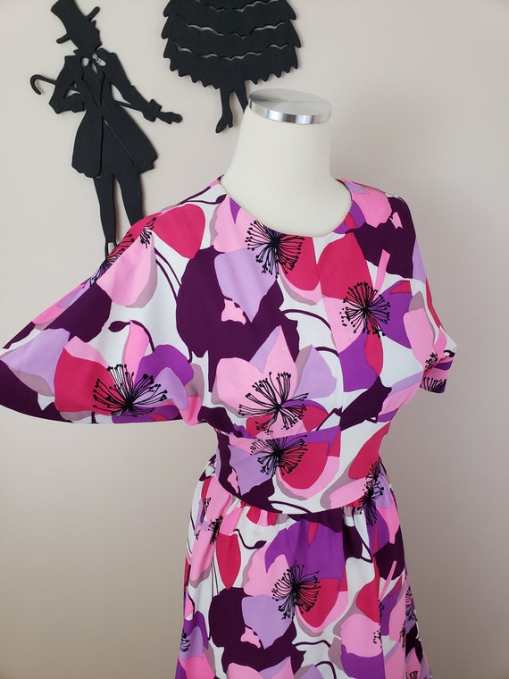 Vintage 1960's Hawaiian Floral Dress / 70s Floral 