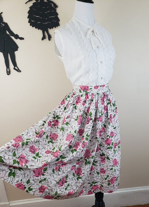 Vintage 1950's Floral Novelty Print Skirt / 50s P… - image 5