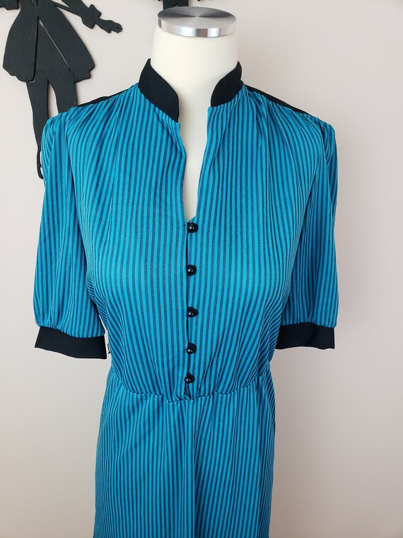 Vintage 1970's Striped Dress / 80s Poly Day Dress… - image 9