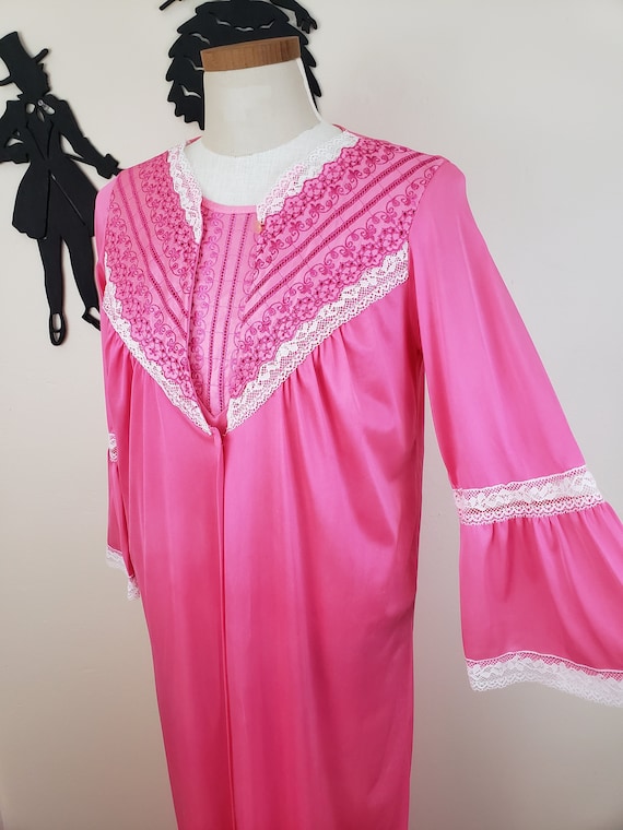 Vintage 1960's Hot Pink Floral Nightgown Set / 60… - image 1