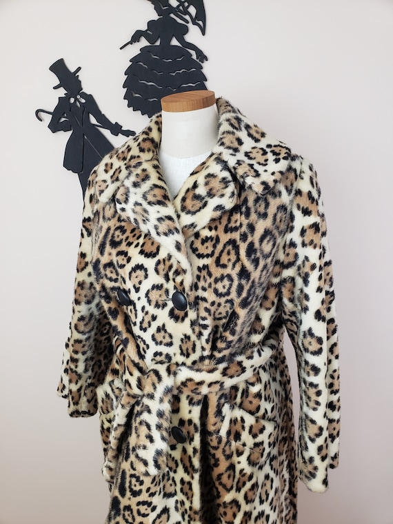 Vintage 1960s Leopard Coat / 70s Leopard Jacket Ou