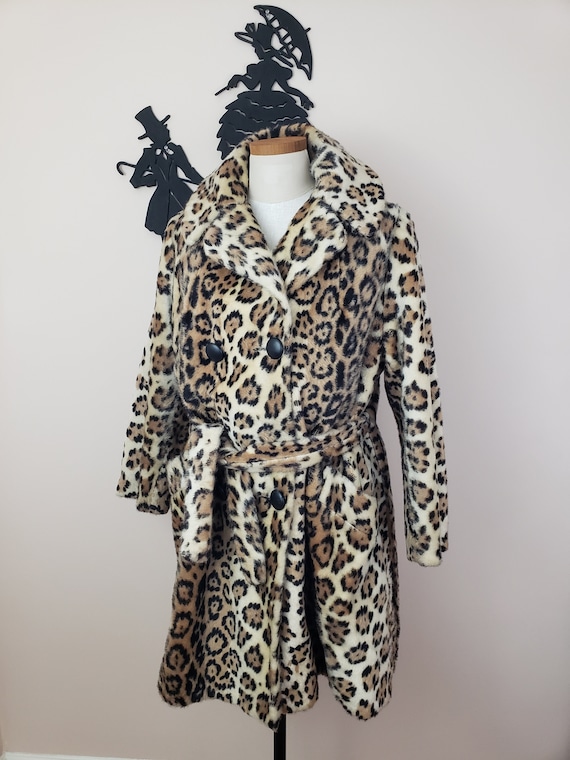 Vintage 1960s Leopard Coat / 70s Leopard Jacket O… - image 5