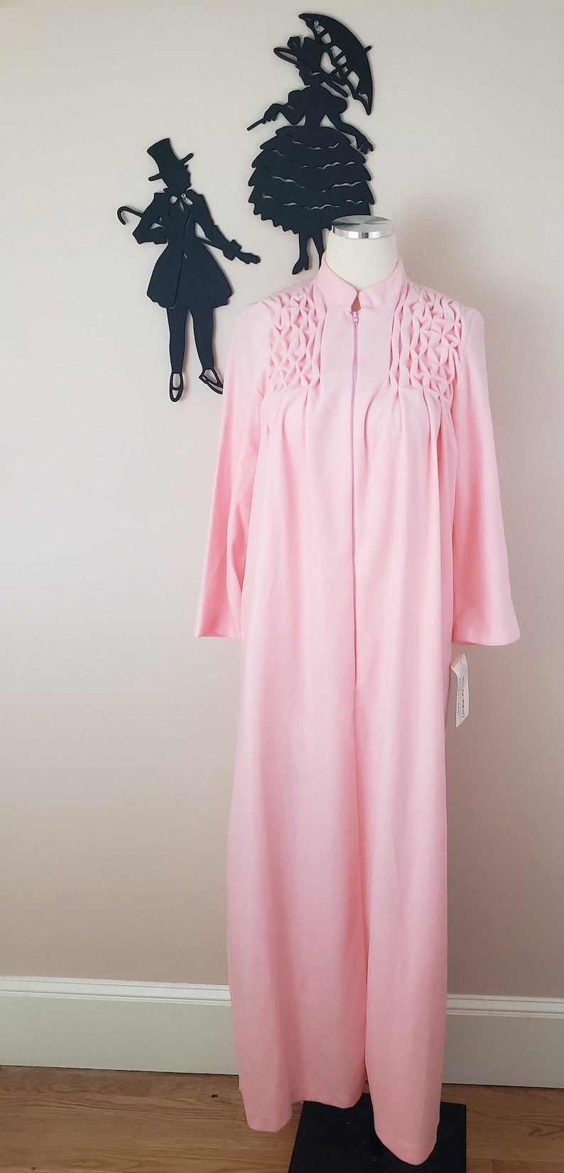 Vintage 1970's Wild Crest House Coat / 80s Pink Robe Nightgown S/M image 2