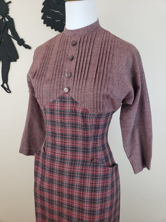 Vintage 1950's Wiggle Dress / 50s Plaid Day Dress