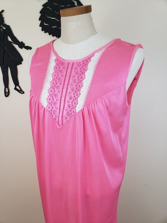 Vintage 1960's Hot Pink Floral Nightgown Set / 60… - image 3