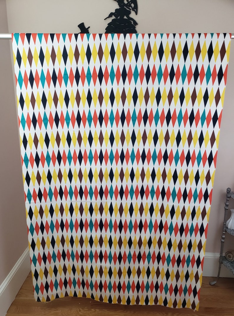 Vintage 1950's Novelty Print Fabric / 60s Diamond Harlequin Fabric image 2