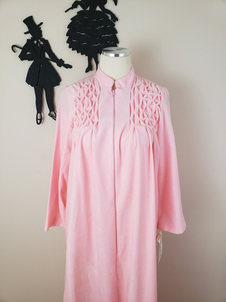 Vintage 1970's Wild Crest House Coat / 80s Pink Robe Nightgown S/M image 3