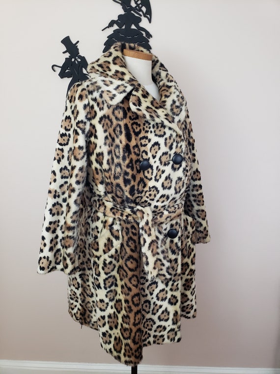 Vintage 1960s Leopard Coat / 70s Leopard Jacket O… - image 4