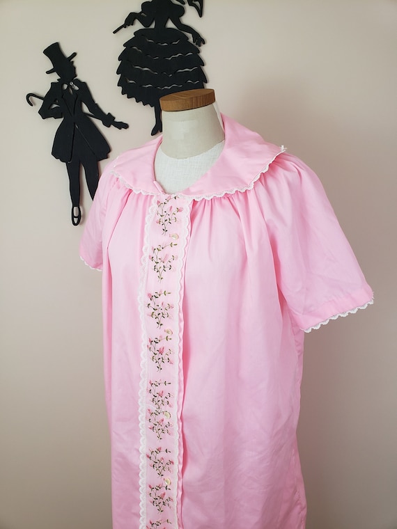 Vintage 1950's Pink Robe / 60s Embroidered  Lounge