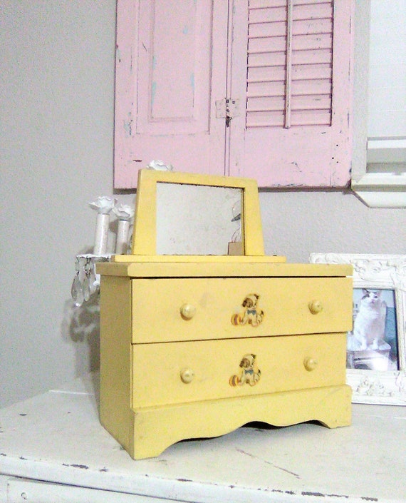 Sale Adorable Vintage Shabby Chic Chippy Yellow Wooden Etsy