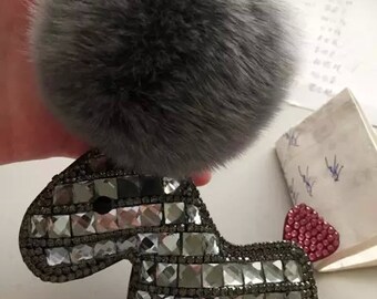 Lindo llavero gris brillo piedras diamantes Bling poco perro bolsa encanto colocar pompones gris, piel bola llavero bolso encanto