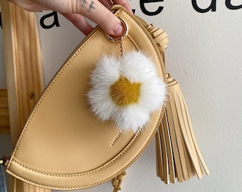 Floral Sun Flower Chic Key chain White&yellow Faux Fluffy Pompoms Bag Charm Furry Puffs custom cute Brooch Fur Pin Keys Ring Nice Tote Charm