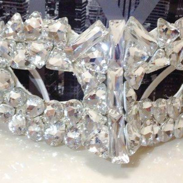 Sparkle Gems Bridal Mask- Swarovski Bling Clean Stones Masquerade mask- white eye mask-COSPLAY Mask-Halloween Mask -Diamond Crystal Mask