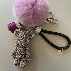 Helllila Glitzer Bär mit Lavendel Puffs Schlüsselanhänger Leder Lanyards Hängen Schlüsselring Auto Schlüsselring Diamant Bär Taschenanhänger
