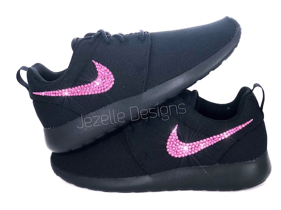 hot pink and black nike shoes