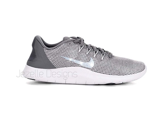 bling Nike Flex 2018 RN en grise blanc à la main personnalisée parée de véritables cristaux de Swarovski, Bling Nike chaussures | La Qualité Primacy
bling Nike Flex 2018 RN en grise blanc à la la la main personnalisée parée de véritables cristaux de Swarovski, Bling Nike chaussures | La Qualité Primacy
cb976c