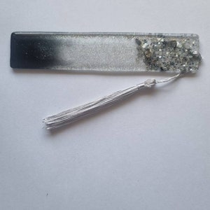 Epoxy resin handpoured black and silver glitter bookmark (7)