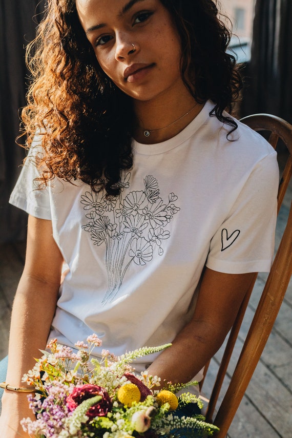 T shirt bio ricamata grande mazzo di fiori unisex t shirt floreale