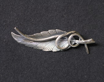Vintage BEAU Arts & Craft Nouveau Sterling Silver Leaf Pin Brooch