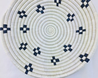 Panier africain authentique en sisal fait à la main, Décoration murale bohème noire et blanche, Cadeau de bol rond en osier, Taille L