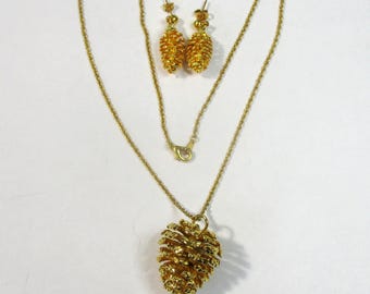 Vintage Gold-toned Pine Cone Necklace, 18" chain and pine cone pierced earrings. Estate sale find #2353