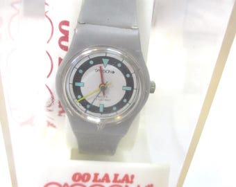 Vintage Oo LaLa Sasson Water Resistant Quartz Watch, in case, needs battery . #SJ218