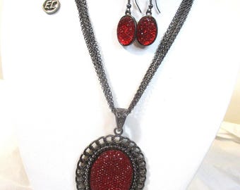 Vintage EL 5-strand Chain link Necklace, pendant & pierced earrings. Red insets, black metalwork. #2653