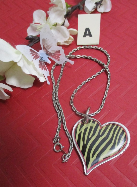 Vintage Heart Pendants/Chains: 6 Valentine Choice… - image 2