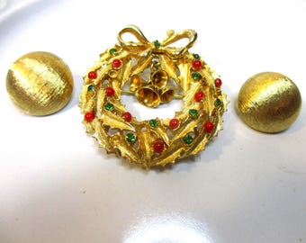 Holiday Wreath with Bow & Bells, + Monet Goldtone Textured Dome Clip-Back Earrings. 2 pc set. #2700