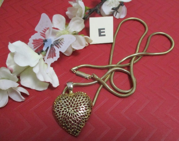 Vintage Heart Pendants/Chains: 6 Valentine Choice… - image 7