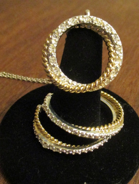 Vtg AVON gold rhinestone cheers designer runway dangle earrings For Sale  at 1stDibs  vintage avon jewelry avon seahorse bottle avon earrings price
