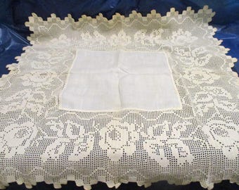 Vintage UNUSED Lacey Table Linen Set, Beige & White, 11 pc- centerpiece, placemats, coasters, L114