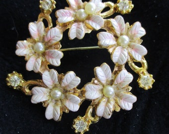Delicate Brooch, Enameled Floral Vintage Pin, Soft pink flowers pearl centers, Rhinestones, Accent Pin, 1 1/2" , Vintage Jewelry P103