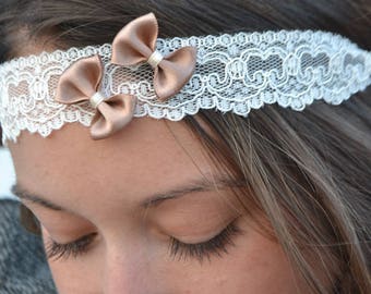 Headband/Choker in Ecru lace decorated with 2 small glossy brown satin bows