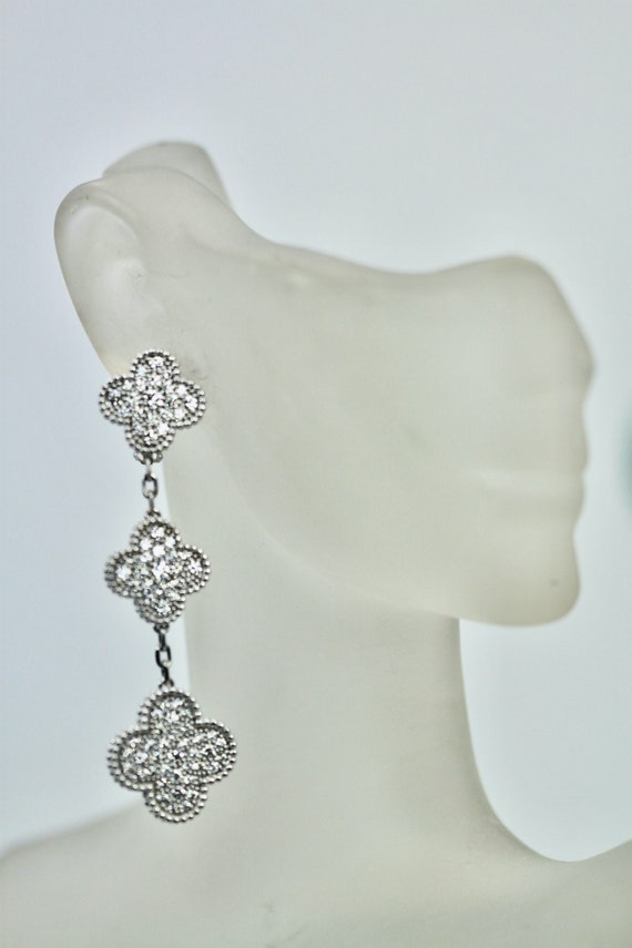 Van Cleef & Arpels Diamond 3 motif Alhambra Earrin