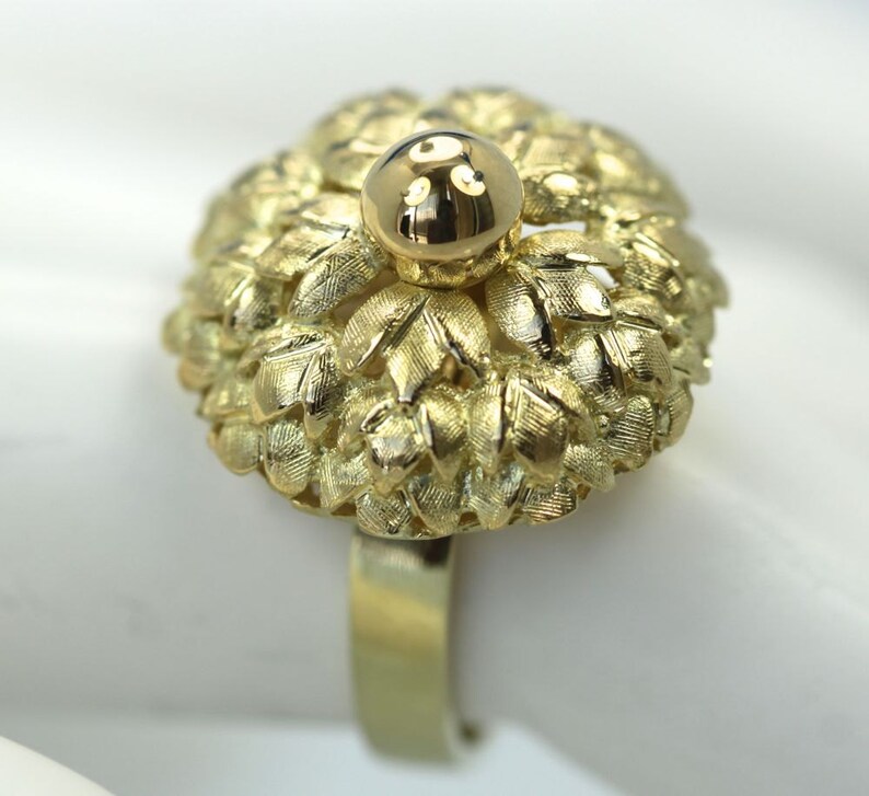 Cartier 6.5 18k yellow gold flower ring with polished ball on top and matching band image 2
