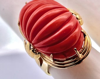 Yellow Gold Ribbed Coral Ring 1970's 14K