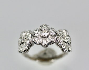 Buccellati 18K White gold Diamond 3 Blossom Ring