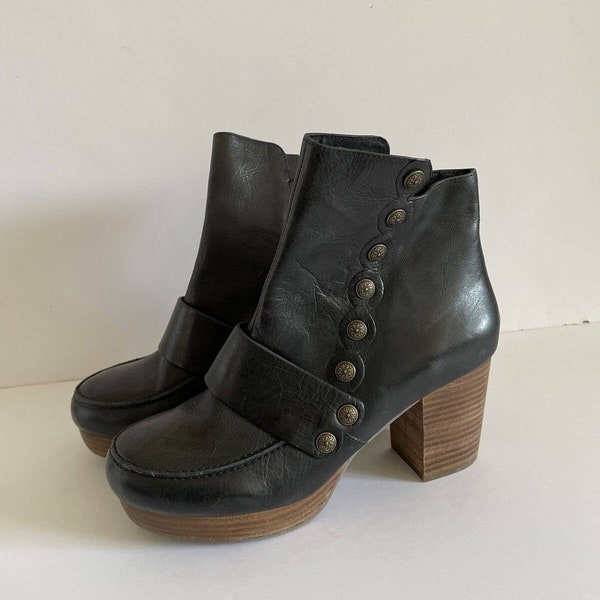Miz Mooz New Suzy Black Leather Booties Gothic Chunky Buttons Y2K Sz 9.5/41