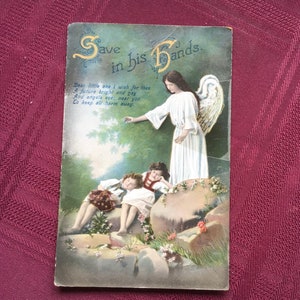 Carte postale angélique ancienne/« Sauvez dans ses mains »/Ange veillant sur les enfants/Prière - Bénédiction/Éphémérides de collection - Cachet de la poste 1913